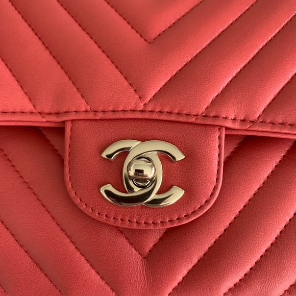 Chanel Classic Medium Double Flap Bag - Picture 2 of 7